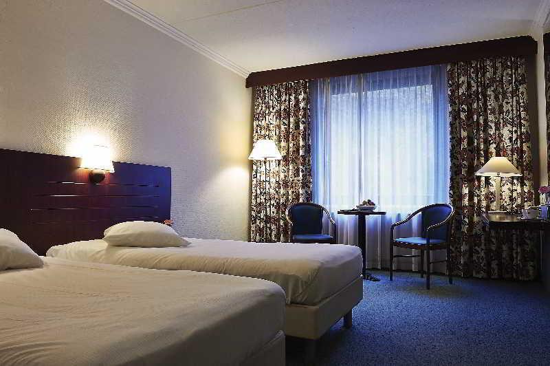 Postillion Hotel Arnhem Exterior foto